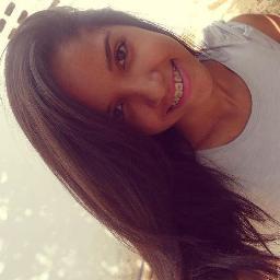 18 anos, futura fisioterapeuta e moradora temporária de Petrolina- PE ! Deus e família ♥