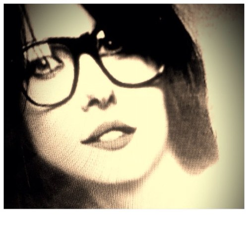 HeilenLilly's profile picture. In search of sleep, sanity, & The Shire