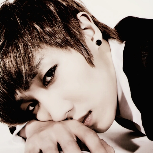 Just bot not real { Real: @MBLAQ_LJ } บอทสุดเกรียนแห่ง MBLAQ ผมหล่อใช่มั้ยล่ะๆ ㅋㅋㅋ 18.06.13 #MYSTERIOUS_FAM
