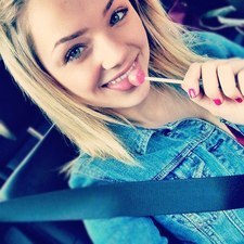 Hey, I'm Amanda! 16 year-old, Popular Cheerleader, Smart And The Oldest Out Of Wyatt, Cleo, Jasmine, Crash and I. I'm More Than Just A Pretty Face. [Roleplay]
