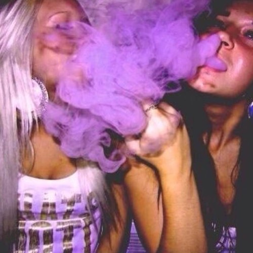 Stayyy lifted (Y) live yo life and smoke weed FOLLOW MY BESTFRIENDSSS @chillbitchhh & @teenage_stoners