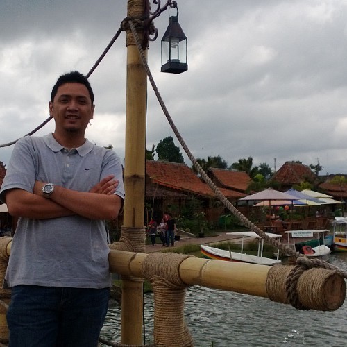 m_arief13's profile picture. A friend in need's is a friend in deed