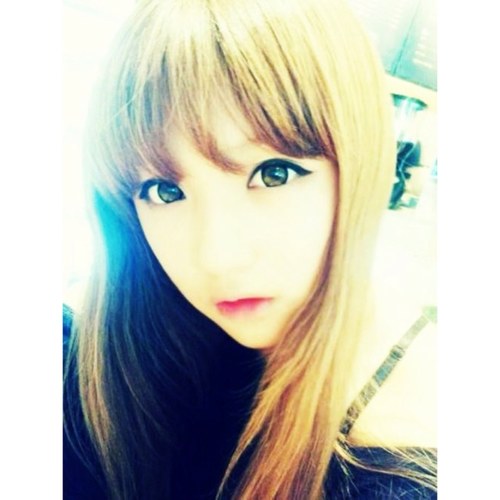 라니아's  visual