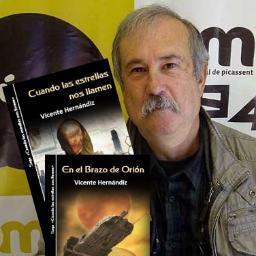 Vicente Hernándiz fan de Asimov, HG Wells y Ray Bradbury. Este hecho y su afición por escribir, han sido los detonantes de “Cuando las estrellas nos llamen”