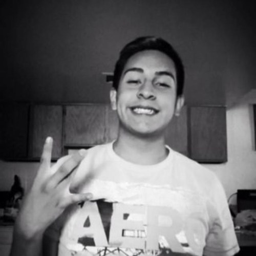 I tweet real tweets that you can relate to, so retweet the ones that relate with you.(; ✌