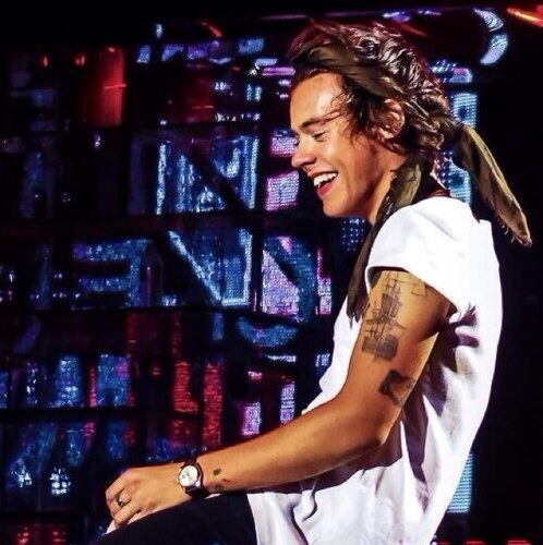 THIS IS A FREE FOLLOW PLEASE FOLLOW @bestzourrys I FOLLOW BACK IF YOU ASK