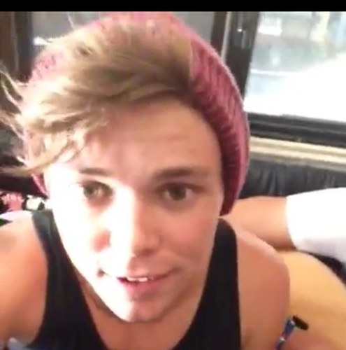 mashton ill be good in bed but ill be bad to u [that means ill have sex with u]