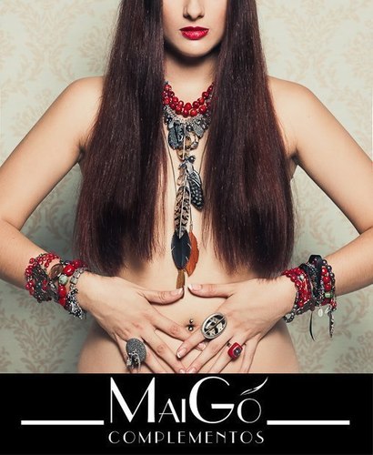 Actress, model and singer from Barcelona.