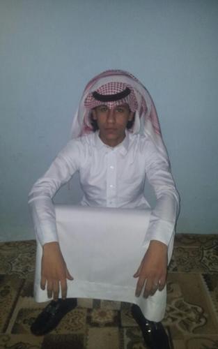 ماني من الي ينحني بالسهوله لي هامة يخضع لها العز ويلين
