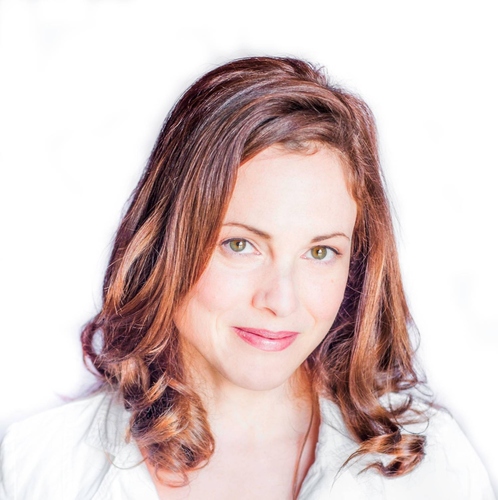 Maman et entrepreneure/ Présidente fondatrice @MekarCosmetics et collaboratrice @bohosmtl