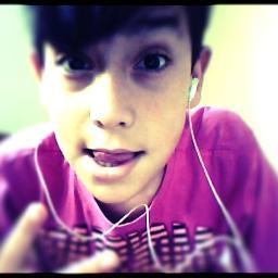 One direction , League of Legends , paçoca ,Corinthians , comidaa , twitter , facee , familia , friends tdu 3