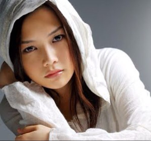 YUI/flower flower/2008年 音楽が好きです。無言でも良いんでフォローお願いします(⌒▽⌒)