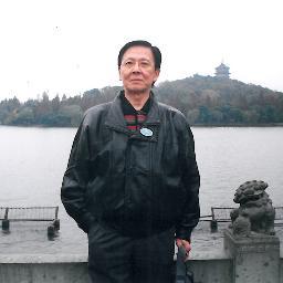 I am Chinese live and work in Hong Kong as a medical doctor. I am a simple, single, open minded and easy to get along with people.