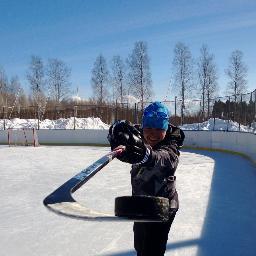 KoljonenJuha's profile picture. Jääkiekkopainotteinen vapaa toimittaja. Liikunnanohjaaja. Kiinnostunut urheilun lisäksi myös mm. metsistä ja sijoittamisesta. Veri vetää maaseudun rauhaan.