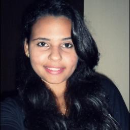 Não ligo que me olhem da cabeça aos pés..porque nunca farão minha cabeça e nunca chegarão aos meus pés... *--*