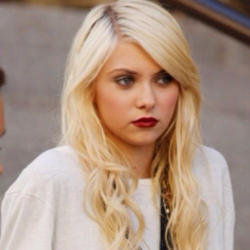 18 year old daughter of harvey and gilda dent she seeks revenge on joker for killing gilda  (RP)