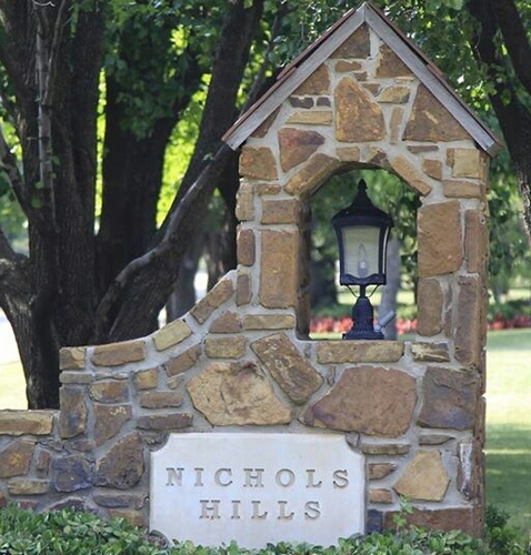 Nichols Hills Living & Luxury Real Estate