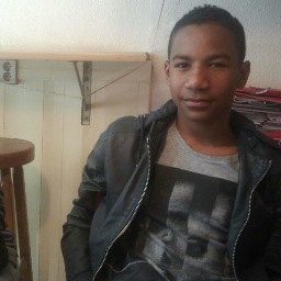 Insta: DonovanDVB 16 jaar 4 Havo, app?, dm