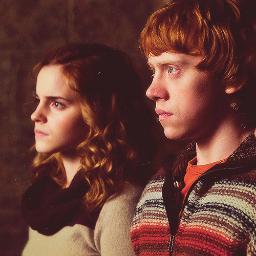Uau,você está linda. Sempre o tom de surpresa. - Rony e Hermione | Dona do @MundoDoPotter