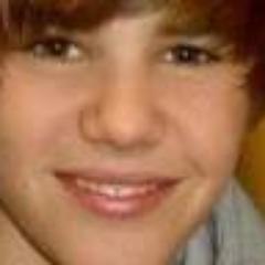 I'm 15 years old , I'm from Argentina. I speak Spanish , English ... Follow me and I follow you :)    seguime y yo te sigo :D BELIEBER BOY