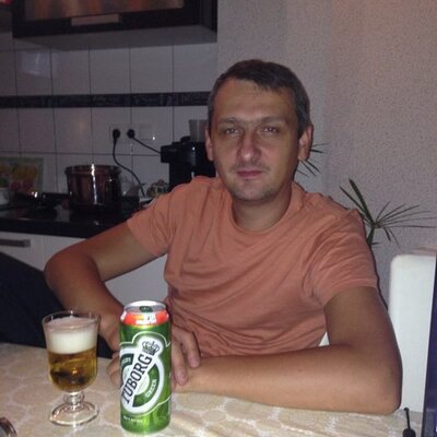усик в вышиванке