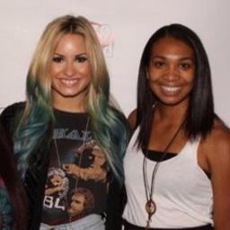 I ship #Kemi. 
Demi Lovato is life.
Welcome to my fangirl account.
@kylaobannon is me.