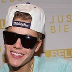 The Walking Dead + Justin Drew Bieber + Austin Carter Mahone + Robert Downey Jr. = This is My Life
 Outrubro apenas         LOVE PANDAS