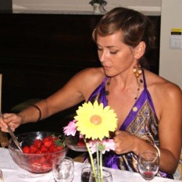 ErinKelly111's profile picture. Just a girl who loves to design and travel.