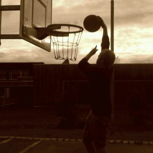 Oslogutt med hjerte i Lyn, fotballidiot og NBA-follower