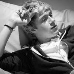 Directioner/ I♥Niall..