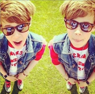 #benziler #lasniator ~ fan account ~ benjamin lasnier is following me! I saw him in Berlin! He answered my dm :0