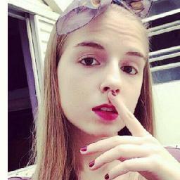 nao procure em mim o que voce busca em alguem, mas encontre o que voce nao espera de ninguém. :*