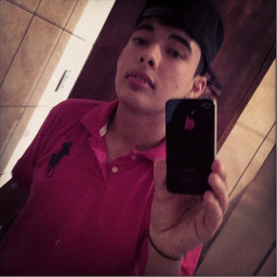 sou do meu amor tá ? nn enche o saco *-*