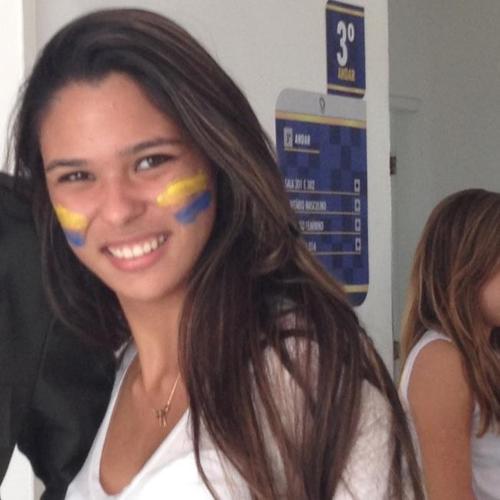 Amo a Aline, ela é a melhor amiga de todas em todo o mundo.