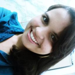 Filha do Altíssimo, ''indesistível'', cercada por muitos, amada por poucos, amante e futura estudante da Psicologia...mas acima de tudo, ADORADORA! *-*