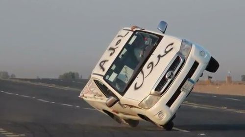 طالب جامعي ادرس في كندا امنيتي على حصول شهادة بكاليورس