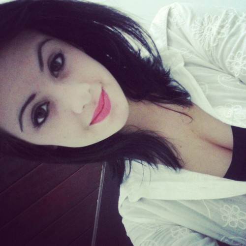 Guarda-me como à menina dos teus olhos; esconde-me debaixo da sombra das tuas asas!