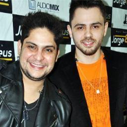 Coração no peito sofre sem elles do lado @jorgeemateus e @mateusjem VIDAS!!!! *------*'
Sou de Chapecó - SC Segue ai gallera, fc novo!!!