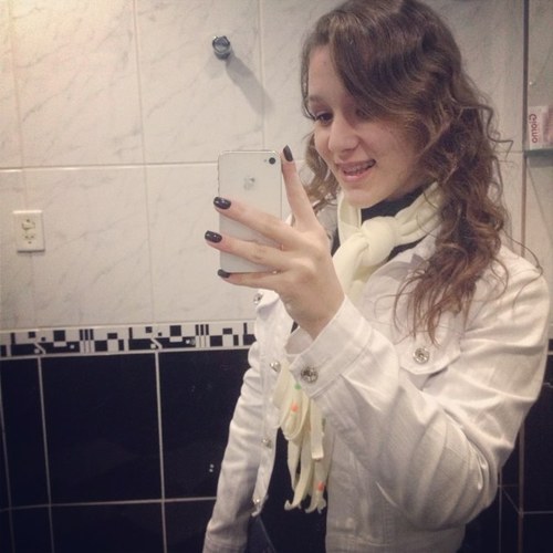 Criei meu twitter pra ficar postando merda, idiotices, e nao pra ficar lamentando da minha vida, nao gostou, nem ligo