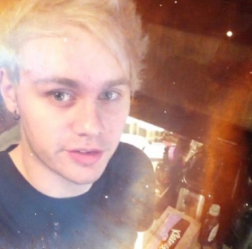 Free follow from @MichaelsGroupie follow my main cuz ily!