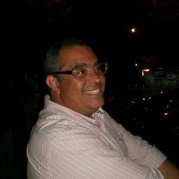Amo a vida e tudo que ela oferece!
Ser criativo, amigo e extrovertido são algumas das minhas qualidades.
Já os defeitos, Procuro corrigí-los pois são muitos! KK