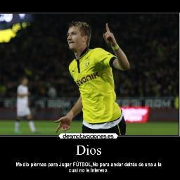17-futuro futbolista profesional enamorado de la vida,enamorado de marcos reus y de el BVB♥ y ñengo , no creo en ninguna mujer.