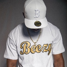 Young artist outta Gifford Grove...
Booking info: 772-501-1247
Email:Beezykingofthegrove@gmail.com