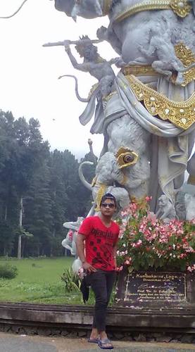 widhi_vuex's profile picture. Announcer @radiosonifm