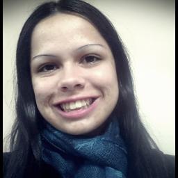 Apenas uma garota, tentando encontrar a felicidade *-*