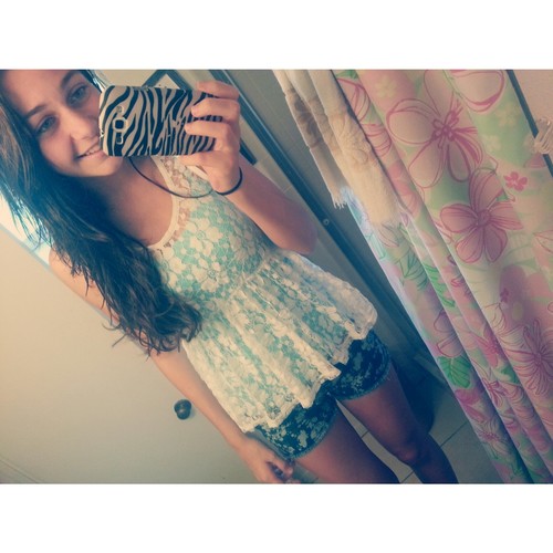 hi. I like food.