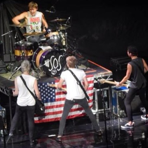 IF WE DONT GET WWA AND 5SOS AMERICAN TOUR IM SUING