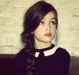 ~  اعششق ثرثرة الكتابهه ...  لكن واقعي صامتت .♪♥