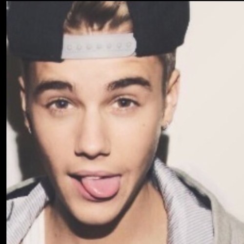#BELIEBER SINCE 09. ARMY FOR JUSTIN BIEBER. All around the world.You deserve to smile. @justinbieber we love you. Always. Never stop. The fox and the hound.