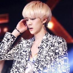master of yadong. gua suka cewe manja + kalo udah gua follback langsung dm. need? DM 24jam. 18+